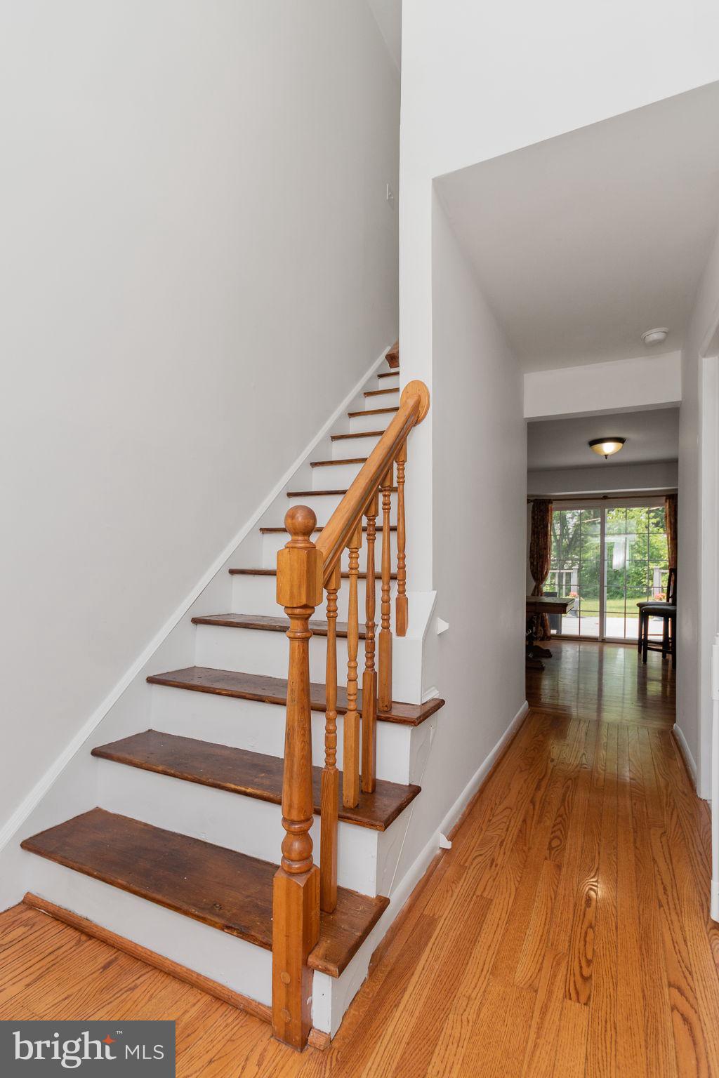 642 Meadow Road Huntingdon Valley, PA 19006 - Photo 3 of 47 entry