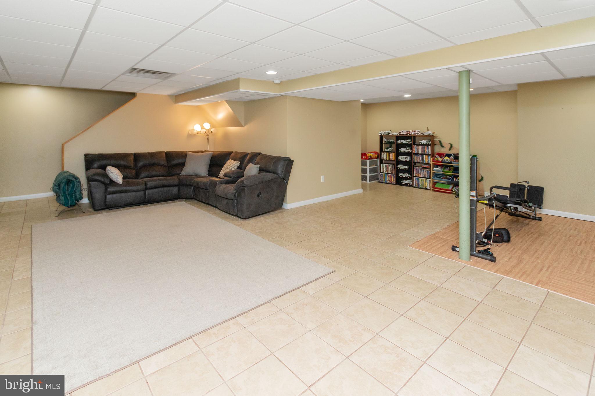642 Meadow Road Huntingdon Valley, PA 19006 - Photo 36 of 47 Finished basement