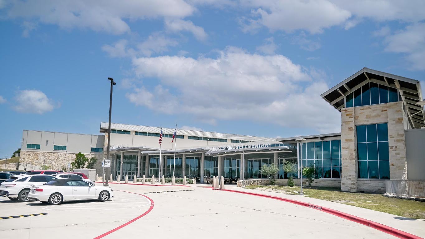 290 Leaning Rock Ridge Austin, TX 78737 - Photo 6 of 14 a building exterior with view of building