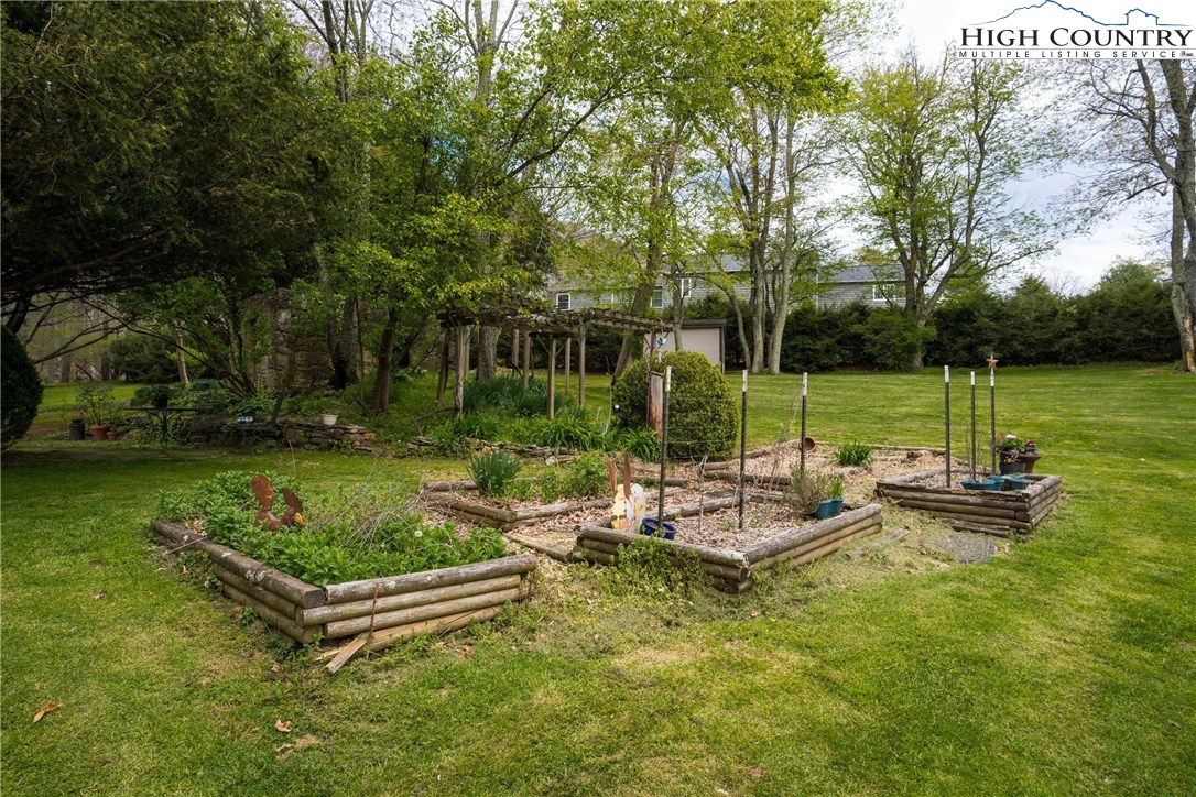 5042 Bamboo Road Boone, NC 28607 - Photo 24 of 27 Gallery Image 24
