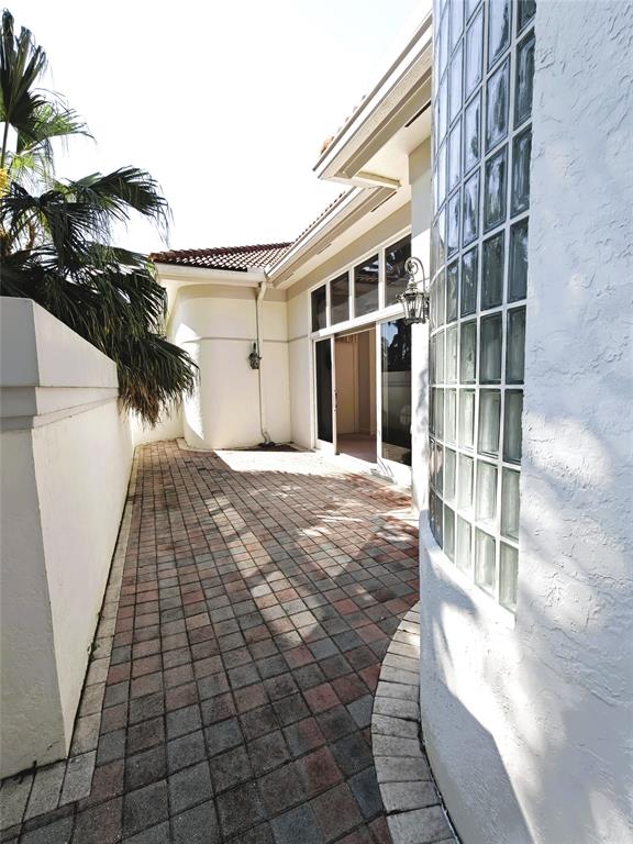 2939 Paddock Lane Weston, FL 33331 - Photo 21 of 86