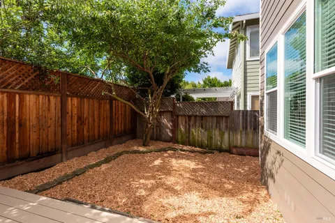$1,099,000 | 1918 Sestri Lane, Petaluma, CA 94954