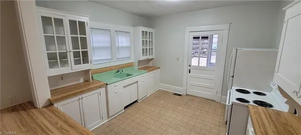 $1,295 | 104 South Josephine Boyd Street, Greensboro, NC 27403