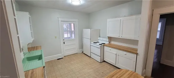 $1,295 | 104 South Josephine Boyd Street, Greensboro, NC 27403