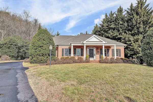 $724,500 | 625 Highfield Road, Salem, VA 24153