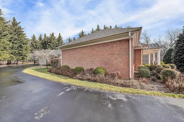 $724,500 | 625 Highfield Road, Salem, VA 24153