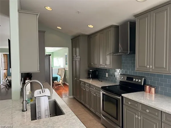 $3,500 | 1405 Tiffany Lane, Unit 1408, Naples, FL 34105