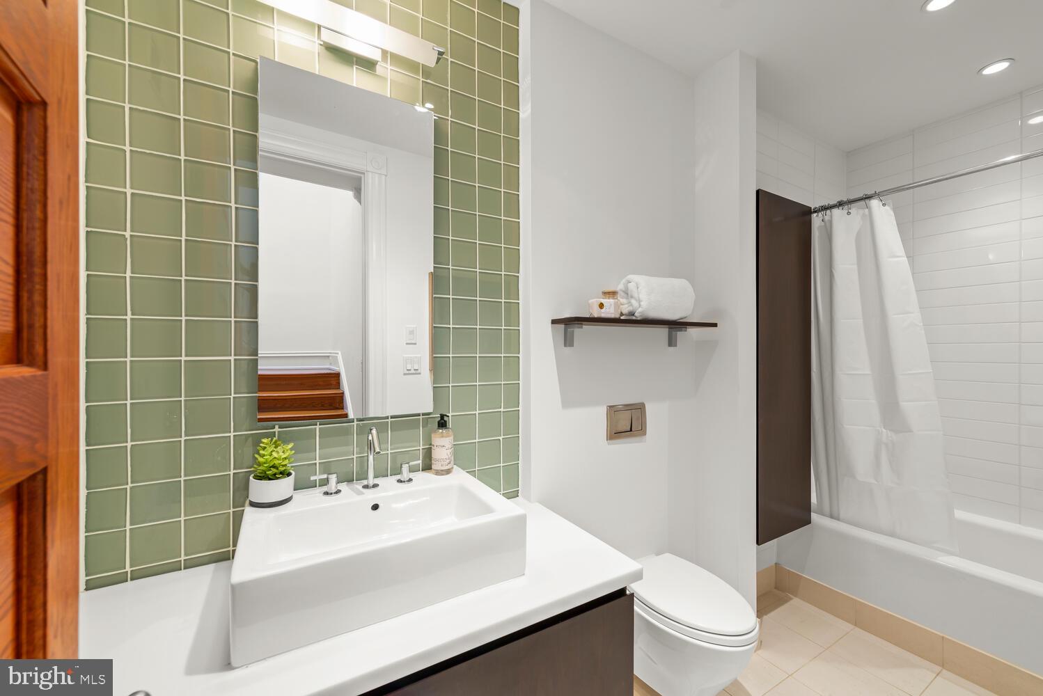 1607 S Street Northwest Washington, DC 20009 - Photo 35 of 75 Full hallway bath