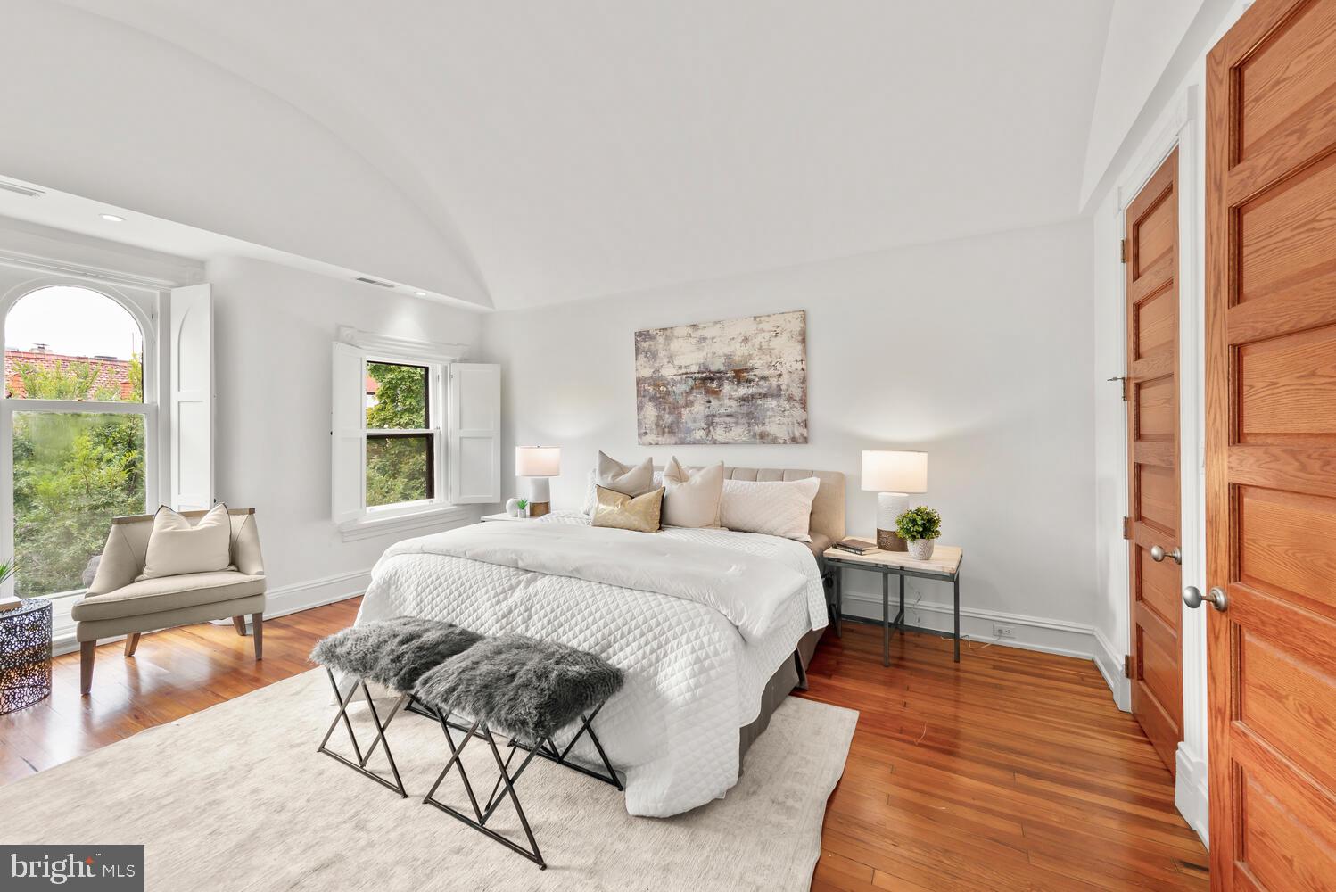 1607 S Street Northwest Washington, DC 20009 - Photo 47 of 75 Easily fits a king sized bed