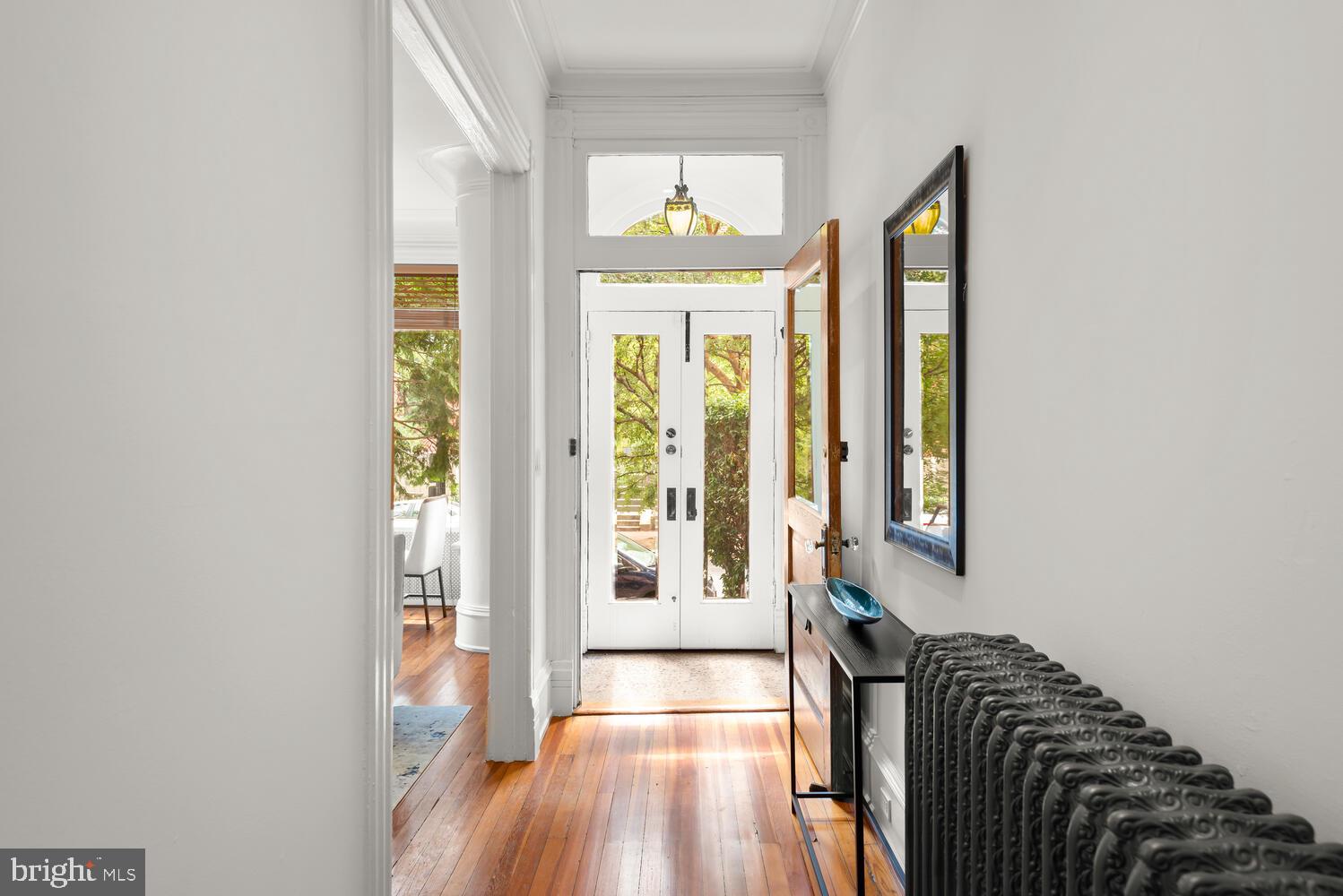 1607 S Street Northwest Washington, DC 20009 - Photo 7 of 75 Gracious entryway