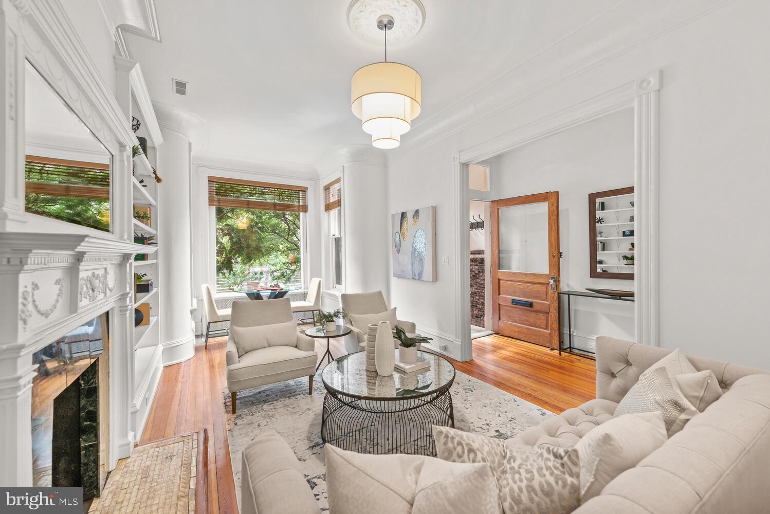 1607 S Street Northwest Washington, DC 20009 - Photo 8 of 75 Large bright living room