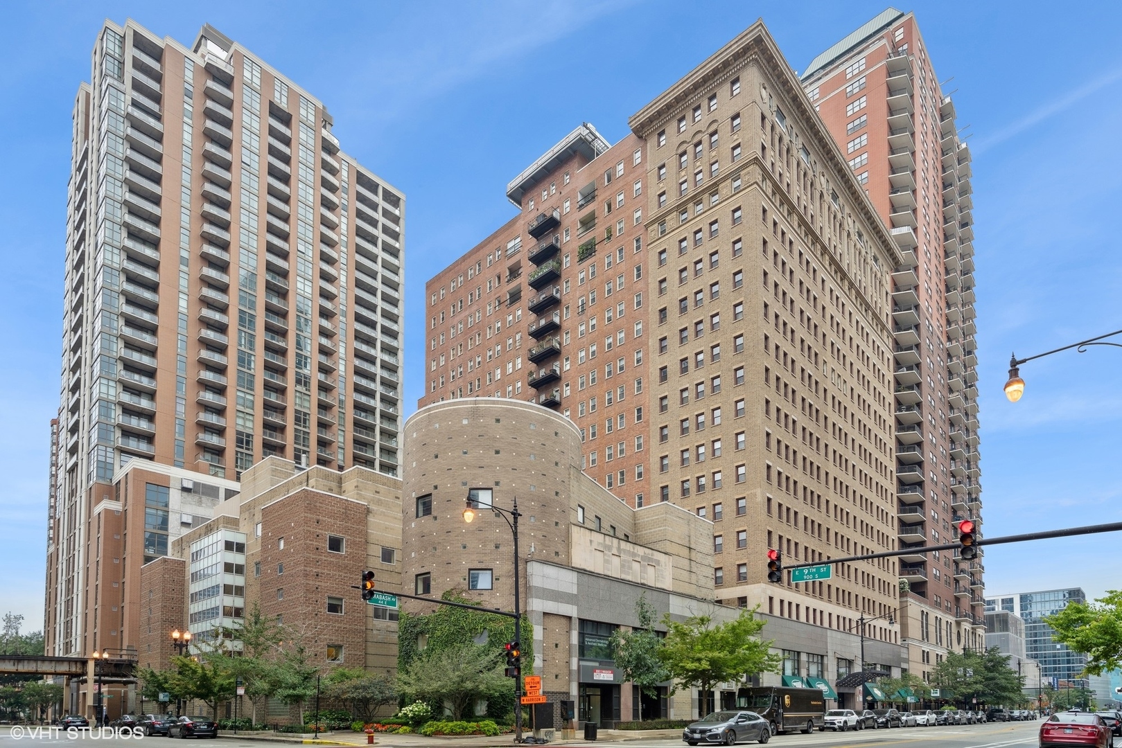 40 East 9th Street, Unit 1516 Chicago, IL 60605 - Photo 1 of 31