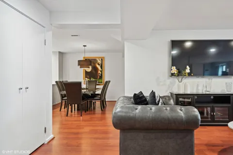 $390,000 | 40 East 9th Street, Unit 1516, Chicago, IL 60605