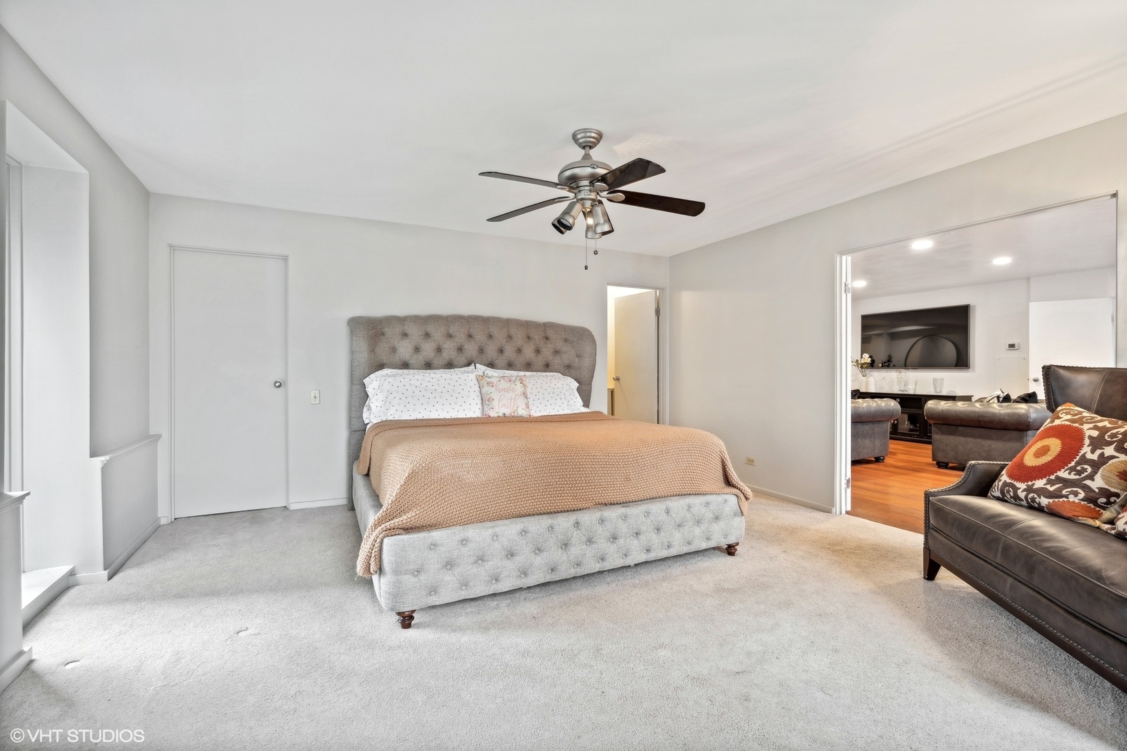 40 East 9th Street, Unit 1516 Chicago, IL 60605 - Photo 17 of 31