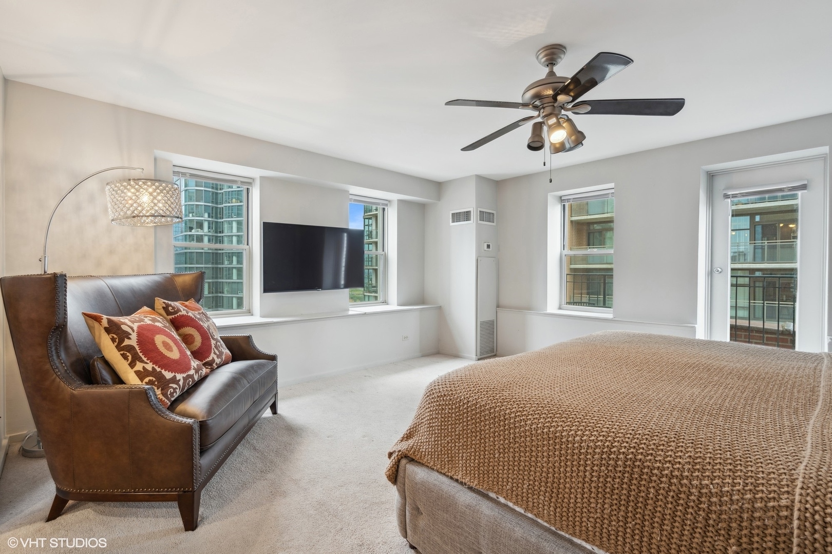 40 East 9th Street, Unit 1516 Chicago, IL 60605 - Photo 19 of 31