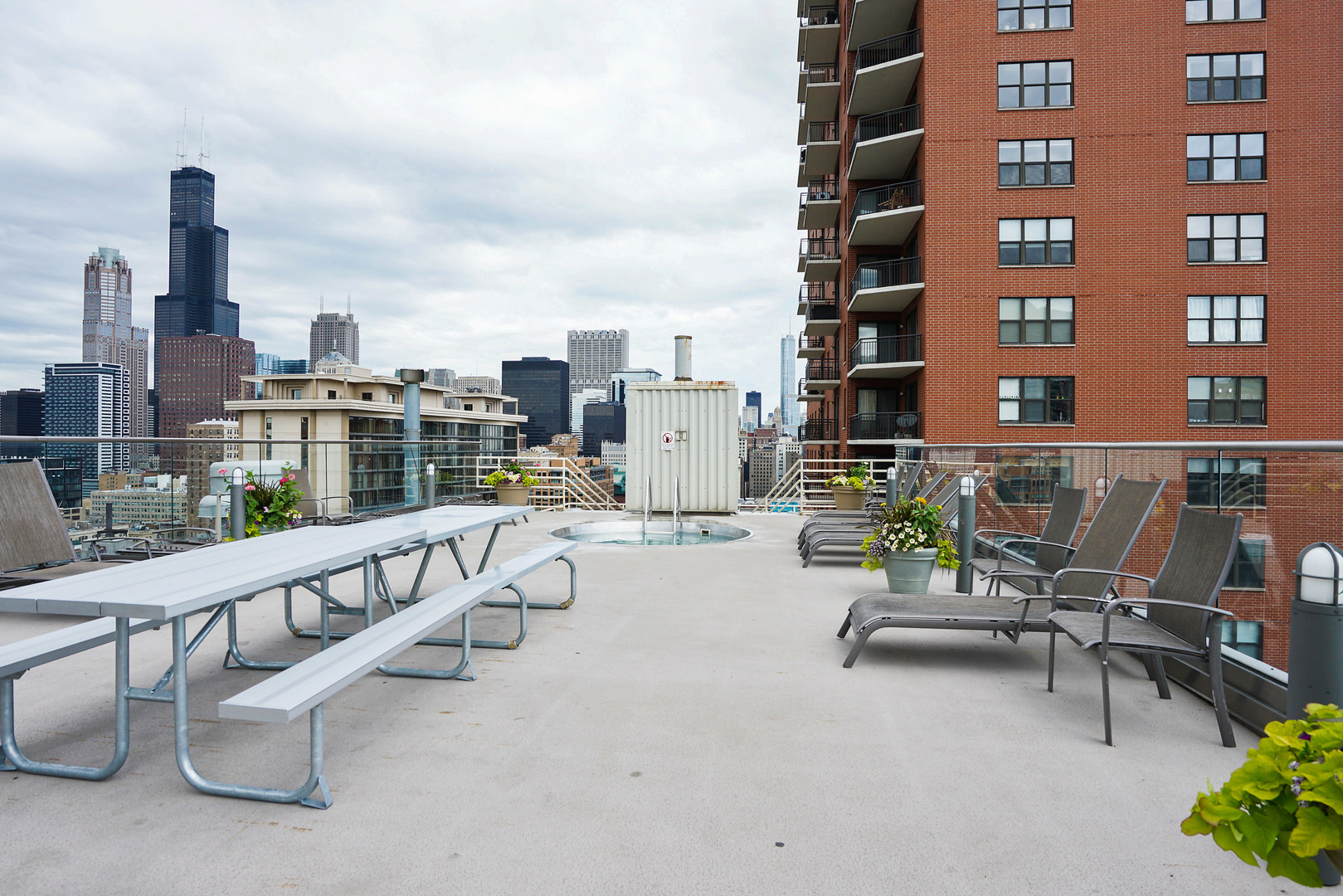40 East 9th Street, Unit 1516 Chicago, IL 60605 - Photo 29 of 31