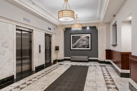 $390,000 | 40 East 9th Street, Unit 1516, Chicago, IL 60605