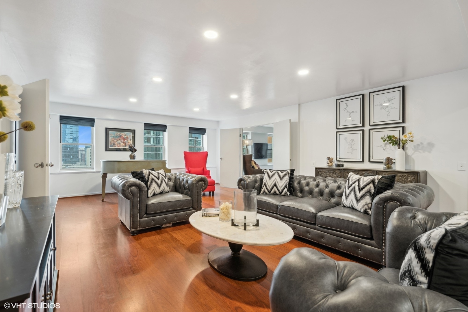 40 East 9th Street, Unit 1516 Chicago, IL 60605 - Photo 6 of 31