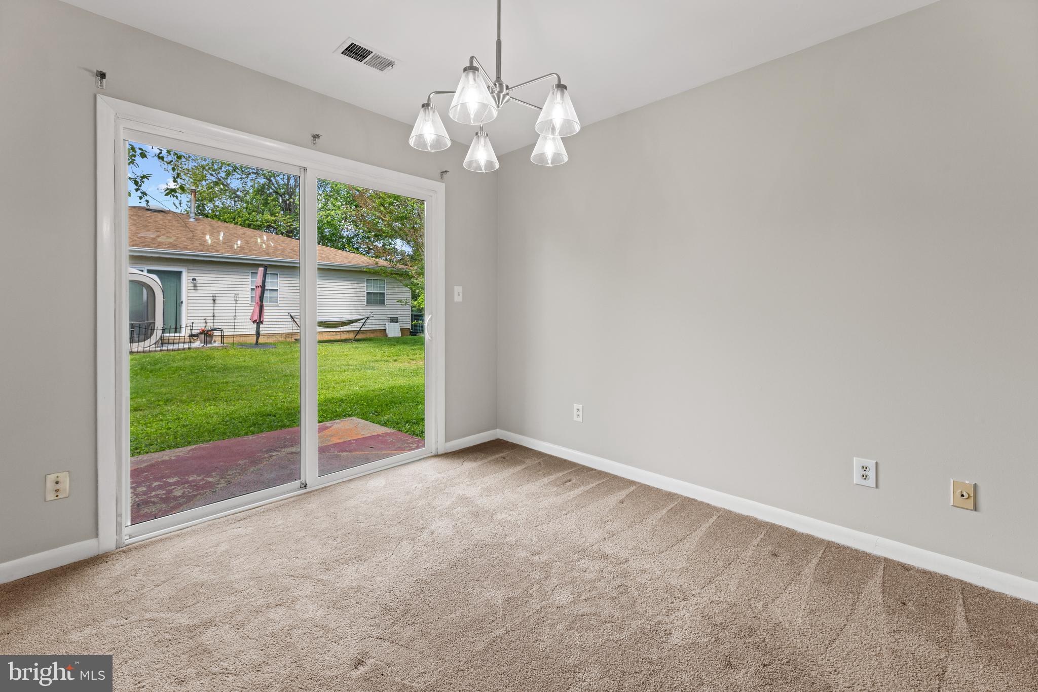 593 Plain Road Warrenton, VA 20186 - Photo 7 of 37 Gallery Image 7