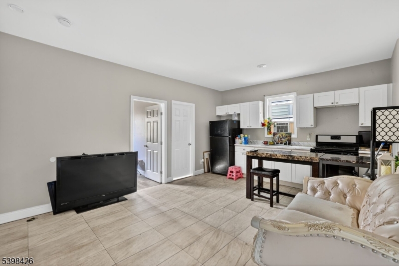 78 Treacy Avenue Newark, NJ 07108 - Photo 18 of 23