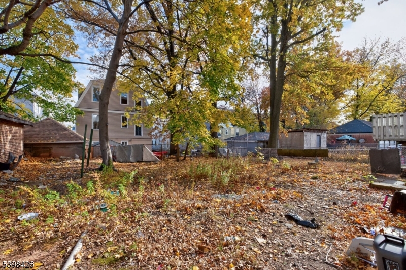 78 Treacy Avenue Newark, NJ 07108 - Photo 4 of 23