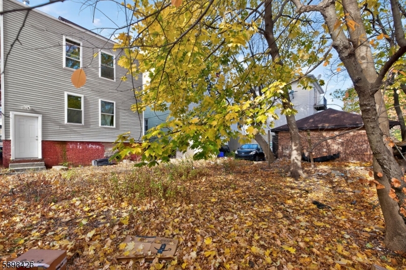 78 Treacy Avenue Newark, NJ 07108 - Photo 6 of 23