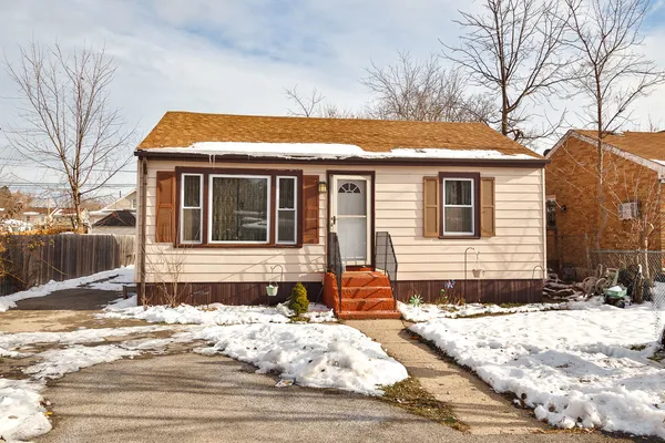 $180,000 | 2303 Dickey Avenue, North Chicago, IL 60064
