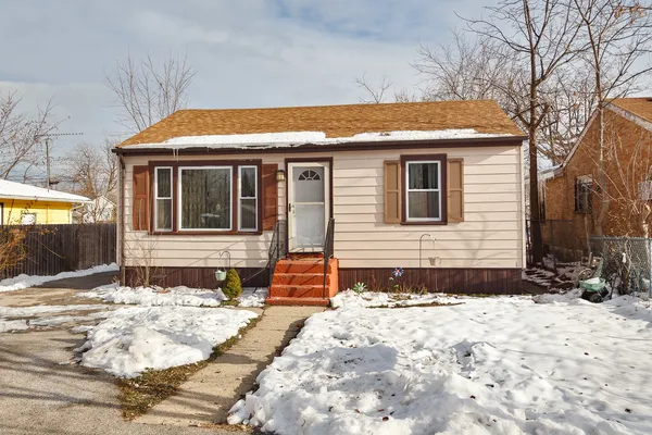 $180,000 | 2303 Dickey Avenue, North Chicago, IL 60064