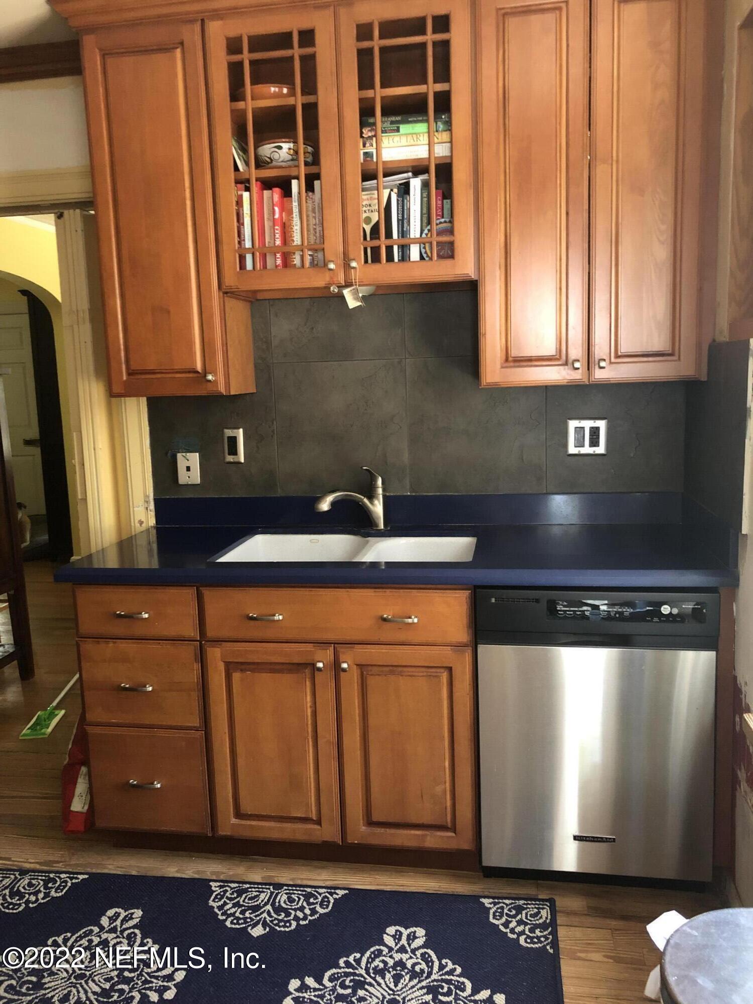 2445 Pineridge Road Jacksonville, FL 32207 - Photo 6 of 12 KITCHEN