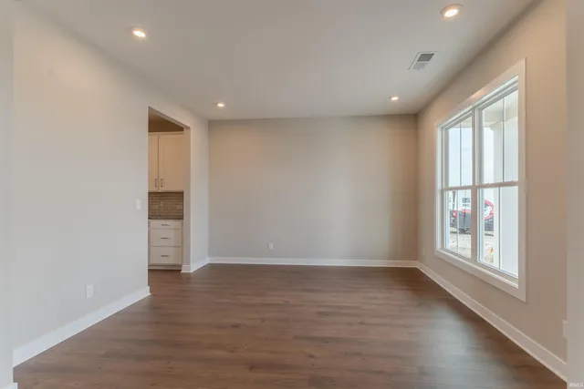 $499,800 | 5123 Jackson Drive, Newburgh, IN 47630