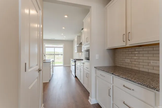 $499,800 | 5123 Jackson Drive, Newburgh, IN 47630