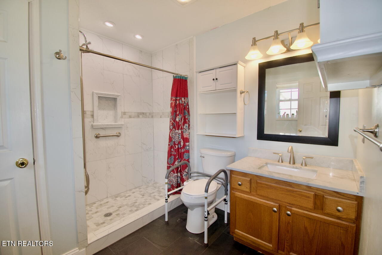 5517 J Riley W Drive Greenback, TN 37742 - Photo 17 of 42 DSC_0580