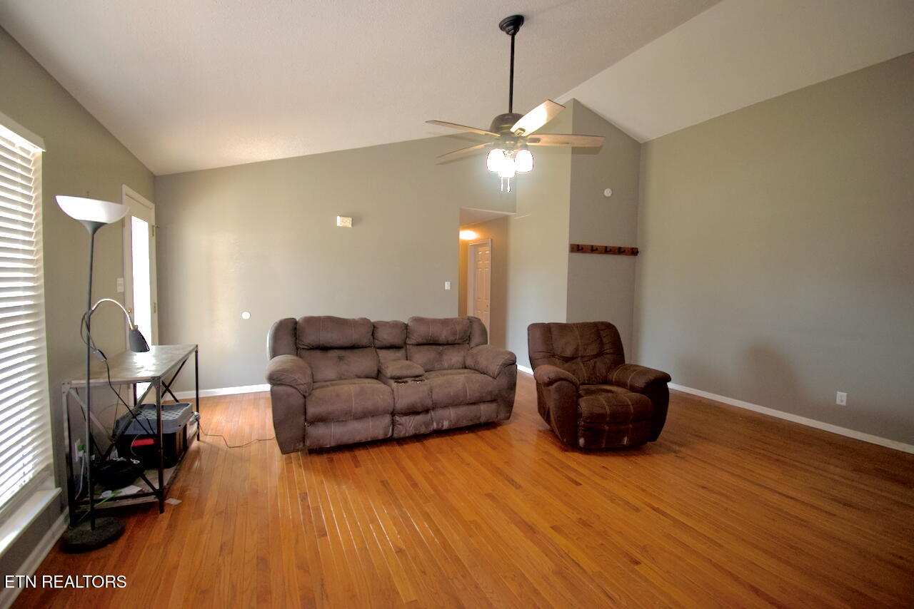 5517 J Riley W Drive Greenback, TN 37742 - Photo 6 of 42 DSC_0591