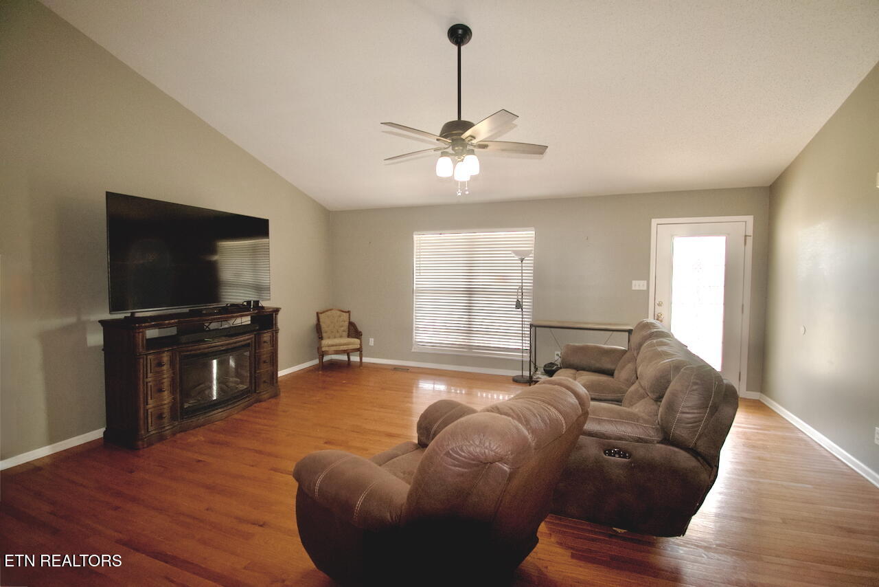 5517 J Riley W Drive Greenback, TN 37742 - Photo 7 of 42 DSC_0598