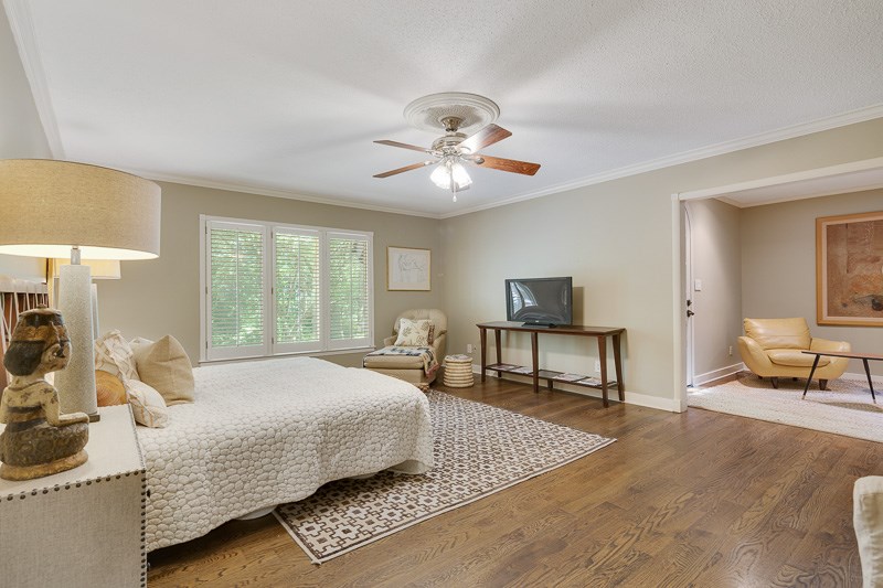 388 South Shady Grove Road Memphis, TN 38120 - Photo 8 of 25 Another view of the Master Bedroom.