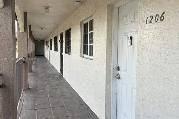 $2,600 | 8851 Northwest 119th Street, Unit 12061, Hialeah Gardens, FL 33018