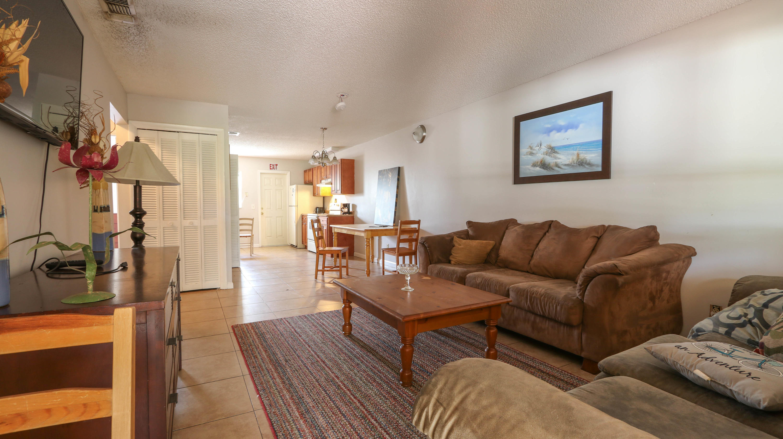 3083 Florida Mango Road, Unit 5 Lake Worth, FL 33461 - Photo 3 of 19 HUGE LIVING ROOM