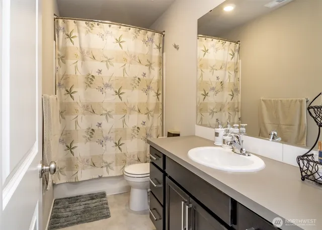 $3,500 | 18798 108th Ave Court East, Puyallup, WA 98374