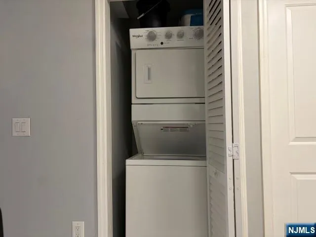 $2,400 | 22 Humphrey Street, Unit 2, Englewood, NJ 07631