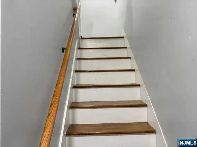 $2,400 | 22 Humphrey Street, Unit 2, Englewood, NJ 07631