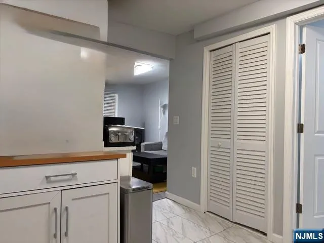 $2,400 | 22 Humphrey Street, Unit 2, Englewood, NJ 07631