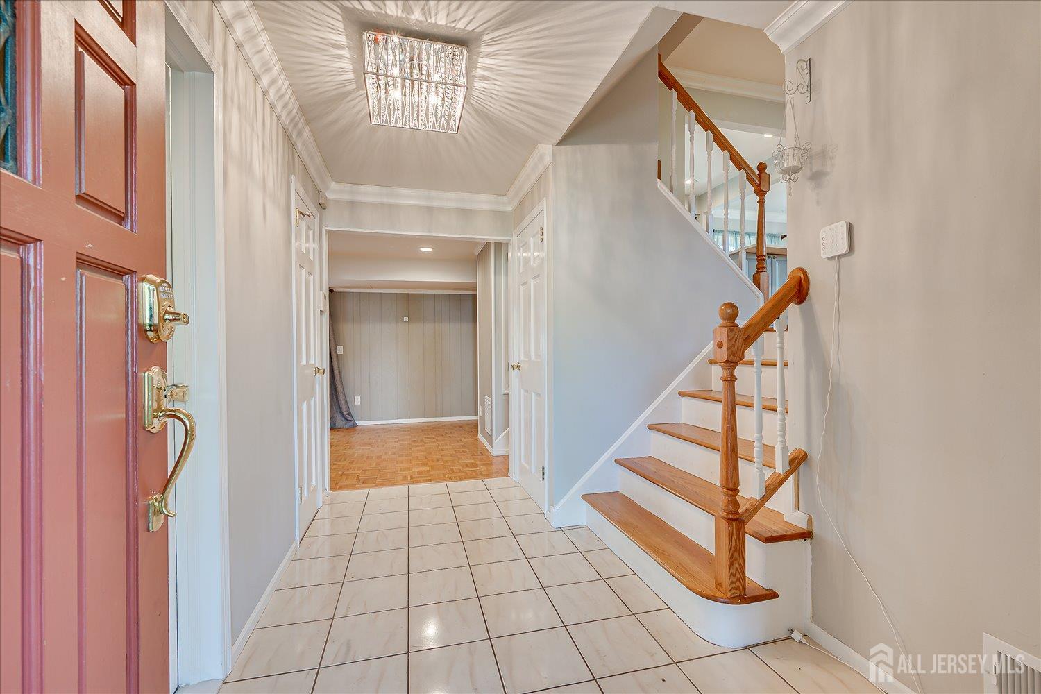 4 Augusta Court Edison, NJ 08820 - Photo 5 of 44