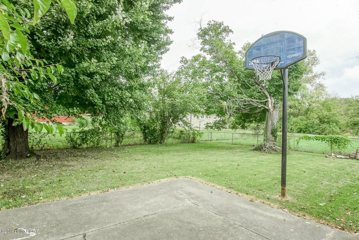 2403 Farnsley Road Louisville, KY 40216 - Photo 38 of 47 2014-10-4-8-24-9-Yard%20_