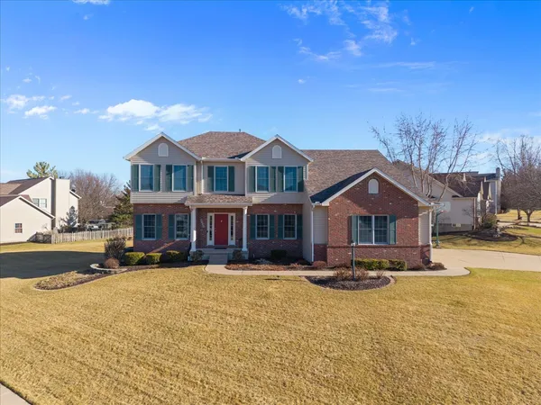 $709,900 | 5355 Heather Glen Circle, Bettendorf, IA 52722