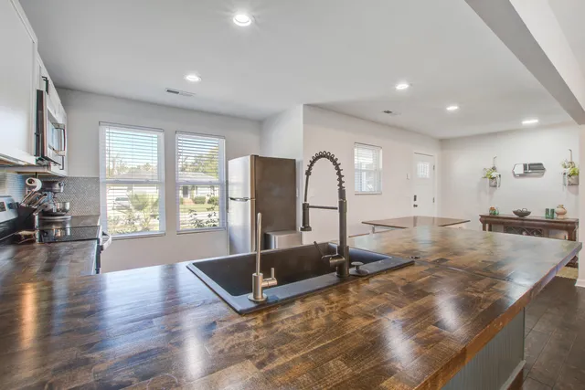 $349,900 | 142 Ponderosa Drive, Ladson, SC 29456