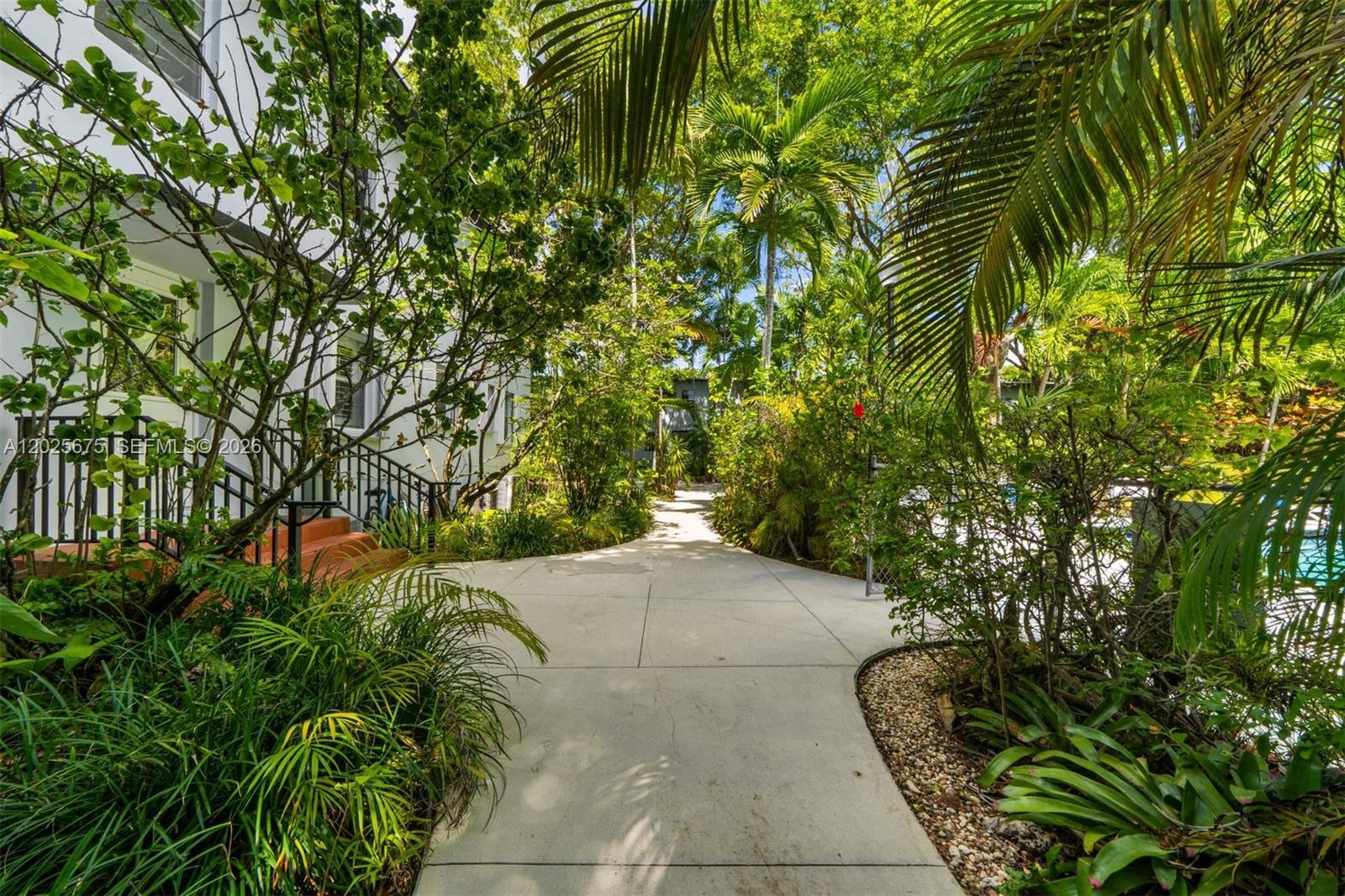 5605 Southwest 80th Street, Unit 10D Miami, FL 33143 - Photo 36 of 43