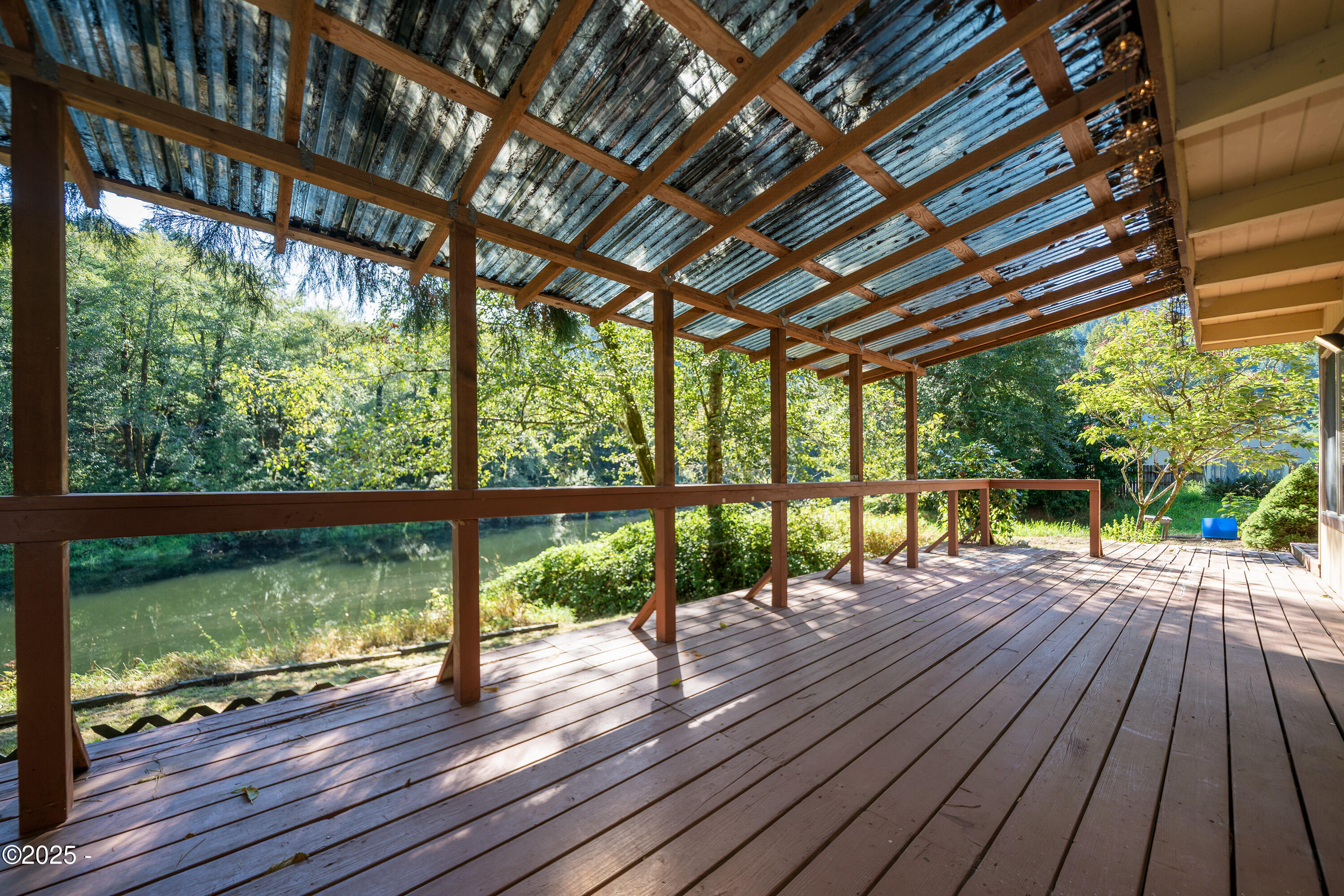 1836 Little Switzerland Road Tidewater, OR 97390 - Photo 20 of 34 Covered Deck