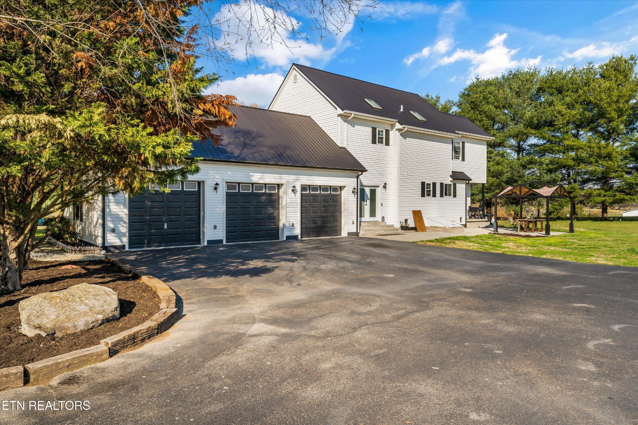 2940 Beecarter Road Dandridge, TN 37725 - Photo 4 of 55