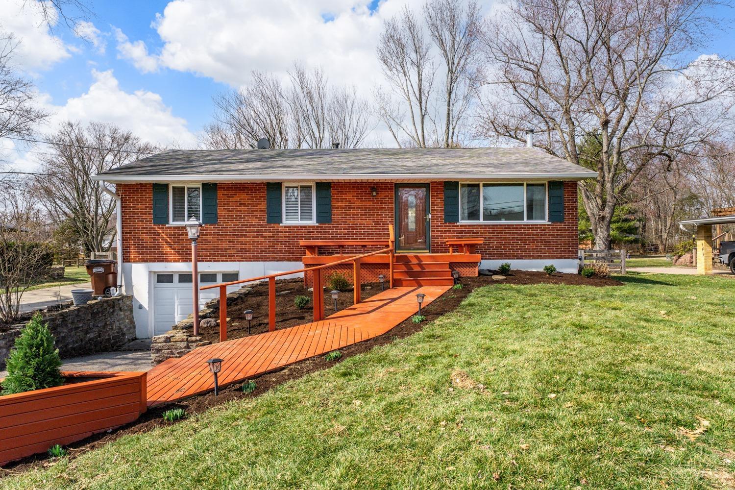 999 Pamela Road Cincinnati, OH 45255 - Photo 3 of 37 Gallery Image 3
