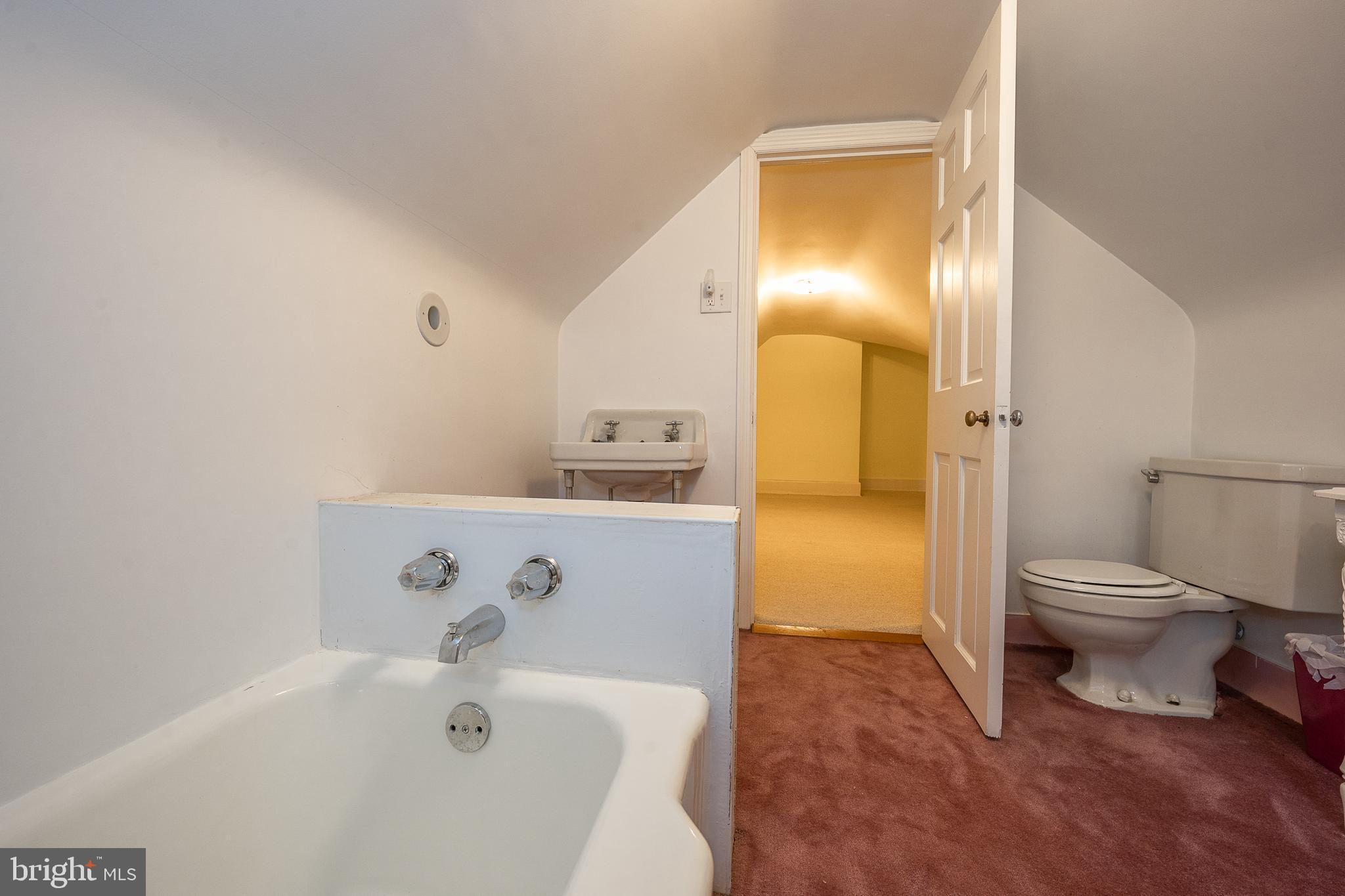 1121 North Trooper Road Eagleville, PA 19403 - Photo 41 of 70 Third floor full bath